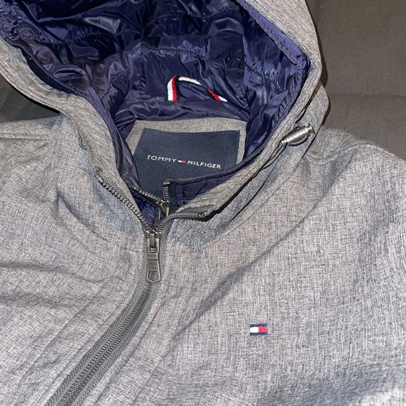 Tommy Hilfiger Small Grey Winter Jacket - Picture 3 of 7
